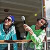 Oliver &bdquo;Olsen&ldquo; Wolf (rechts) und Andreas Oliver Hirsch fangen für das Vogelklang-Soundcamp Vogelstimmen ein. Ein Spaß fürs ...