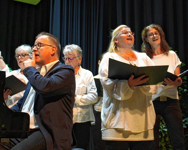 Der Auftritt des Gesangsvereins Hasel sorgte für Stimmung im Saal.