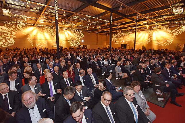 2200 Gäste waren beim Neujahrsempfang in der Halle.