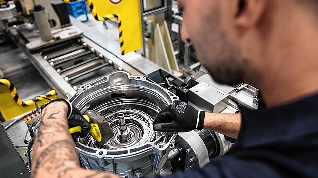 ZF wird in Deutschland Kurzarbeit bis Ende Juni ermöglicheb. An welchen Standorten, ist noch unklar.