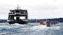 Bild : Übung macht den Meister! Deshalb begleiten THW-Boote die Autofähre zwischen Konstanz und Meersburg