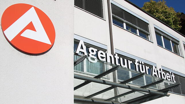 Die Arbeitsagentur in Waldshut (Archiv- Symbolbild). Insgesamt waren in den Kreisen Lörrach und Waldshut 12.032 Menschen ohne ...