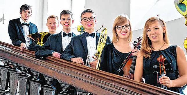 Eine Aufnahme aus dem Jahr 2016: Silja Hofmann (Zweite von rechts) als junge Musikerin des Landesjugendorchesters.