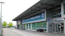 Der Kreistag wird am Mittwoch über Finanzspritzen für den Bodensee Airport beraten. Der Häfler Gemeinderat befasst sich am ...
