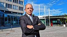 Thomas Bittelmeyer ist Betriebsratschef bei Rolls Royce Power-Systems. Das Foto entstand am Werk 1 des Betriebs.