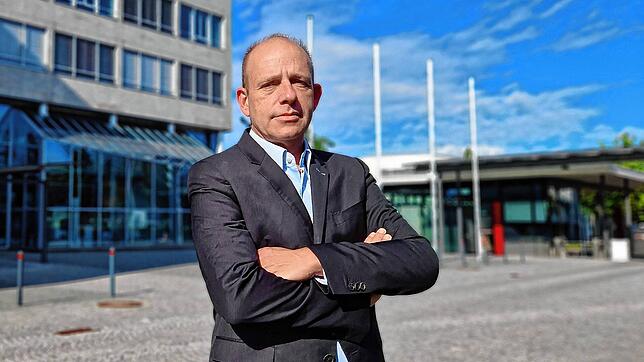 Thomas Bittelmeyer ist Betriebsratschef bei Rolls Royce Power-Systems. Das Foto entstand am Werk 1 des Betriebs.