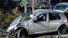Ein tödlicher Unfall ereignete sich am frühen Sonntagmorgen bei Jestetten. Das Fahrzeugwrack wurde von der Polizei sichergestellt.