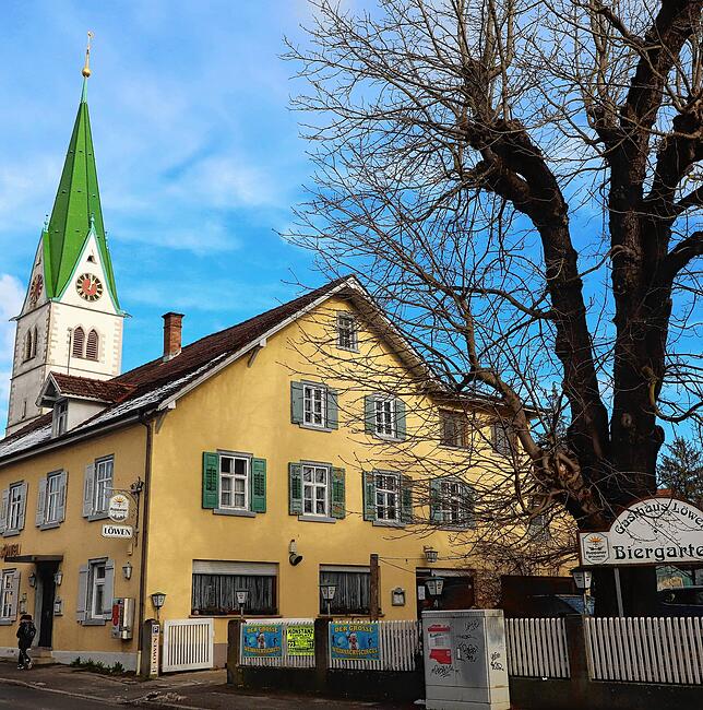 Die Planer möchten die meisten Bäume des Biergartens beim &bdquo;Löwen&ldquo; erhalten.