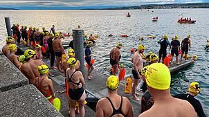 Brrr, frisch: Zum Bodenseeschwimmen gehört Überwindung.