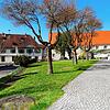 Neben der Jakobuskirche (rechts) befand sich 1510 der erste Friedhof der Stadt. Der wurde allerdings bald zu klein und musste verlegt ...