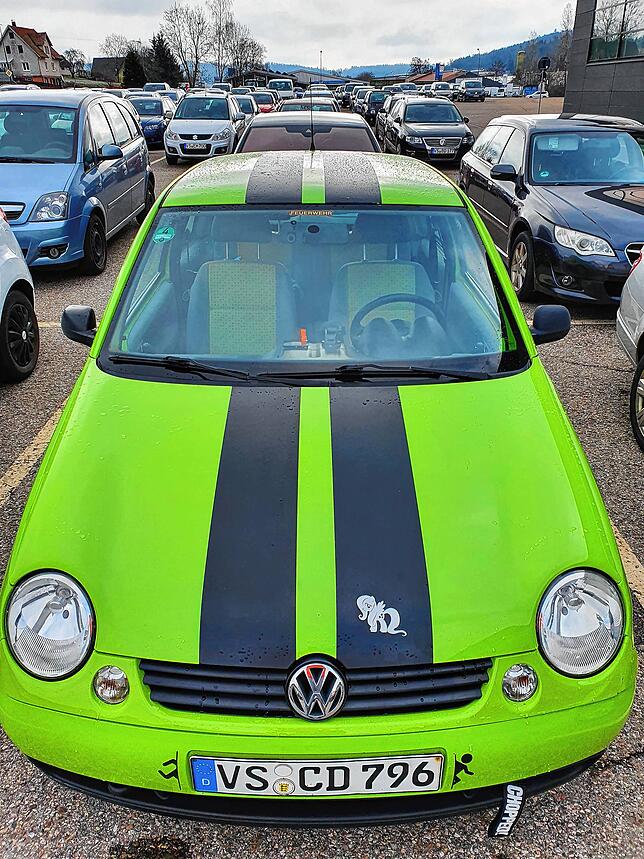 Grasgrün mit Rallyestreifen: Der Lupo aus St. Georgen ist ein Hingucker.