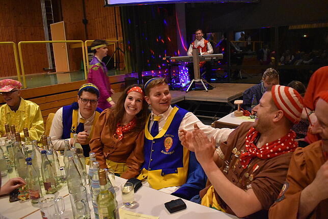 Mit Spaß: Beste Stimmung herrschte bei den Nachbarzünften, hier Elferrat und Rombachwiebli aus Birkendorf.