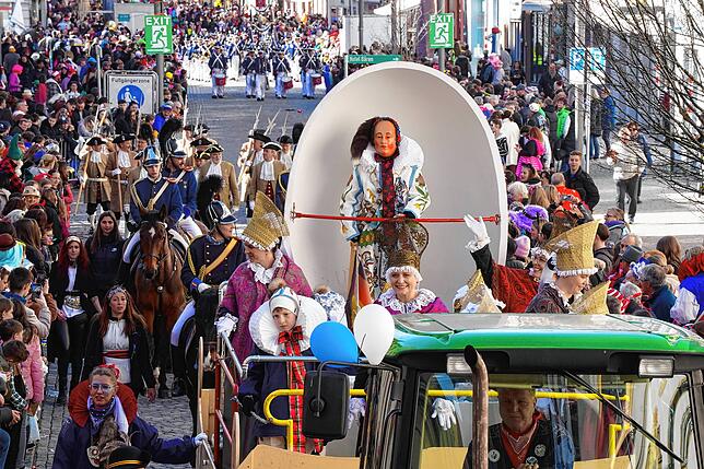 Bild 15: Warum der Fasnet-Umzug in Villingen jedes Jahr Groß und Klein fasziniert – Entdecke die Highlights!