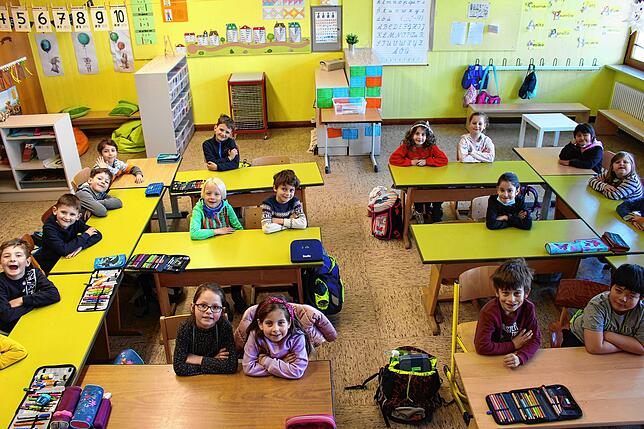 Die Mimik ist besser zu deuten, bei Lehrern und bei Schülern. So auch bei der 1a von der Donaueschinger Erich-Kästner-Schule.