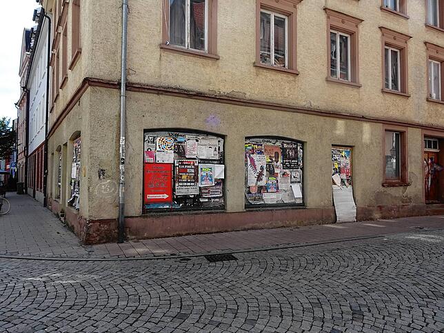 Ziemlich heruntergekommen ist der Zustand des Gebäudes. Es stand rund zwei Jahrzehnte leer. Jetzt gibt es Abrisspläne für das Gebäude.