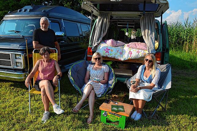 Thomas und Michaela Jöris aus Berg bei Ravensburg sowie Vee Klotz aus Wuchzenhofen und Karina Kappeler aus Meggen in Argenbühl (von ...