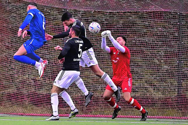 Bild 15: SV 08 Laufenburg sichert ein 1:1 gegen FC Waldkirch &ndash; und wir haben die Bilder!