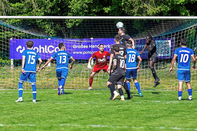 Bild 34: FC Erzingen unterliegt dem FC Wittlingen vor 500 Zuschauern mit 0:2 – und wir haben Fotos!