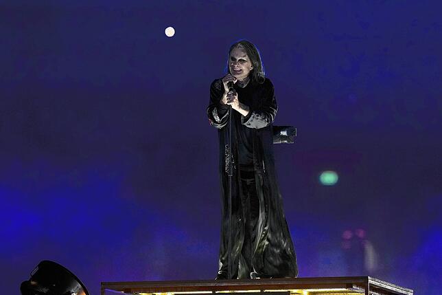 Im Jahr 2022 in Birmingham: Ozzy Osbourne tritt während der Abschlussfeier der Commonwealth Games im Alexander-Stadion auf.