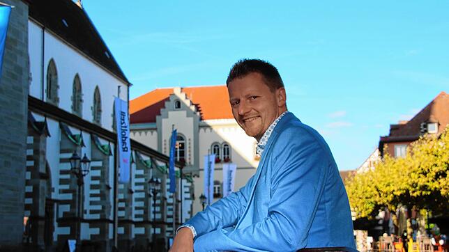 Ausgangspunkt des Morgenspaziergangs und Ziel des Kandidaten: Simon Gröger hat sich als Startpunkt den Marktplatz ausgesucht, im ...