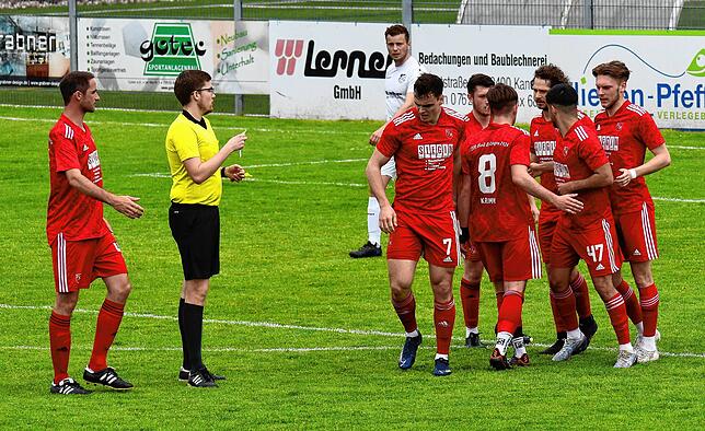 Bild 1: VfR Bad Bellingen besiegt den FC Schönau mit 3:1 &ndash; und wir haben Bilder!