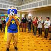 Das Maskottchen Kiko motiviert bei der Konferenz im singener Rathaus die Kinder, Vorschläge zu machen und ihre Meinung zu sagen. Die ...