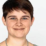 Lisa Kreitmeier, Vorsitzende von Bündnis 90/Grüne, erklärt: „Jetzt ist Zeit, die Ärmel hochzukrempeln!“