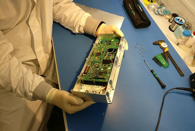 Made in Markdorf, gebaut fürs All: Die Steuerungselektronik für ein biologisches Experiment auf der Internationalen Raumstation ISS.