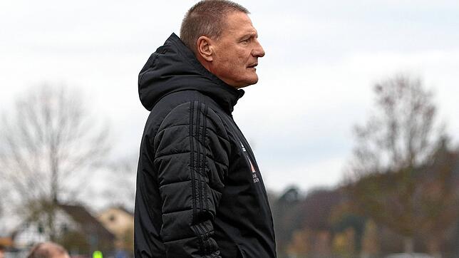 Trainer Michael Krause und der FC Überlingen glänzten beim 3:2 gegen die ebenfalls starken und siegeswilligen Gäste aus ...