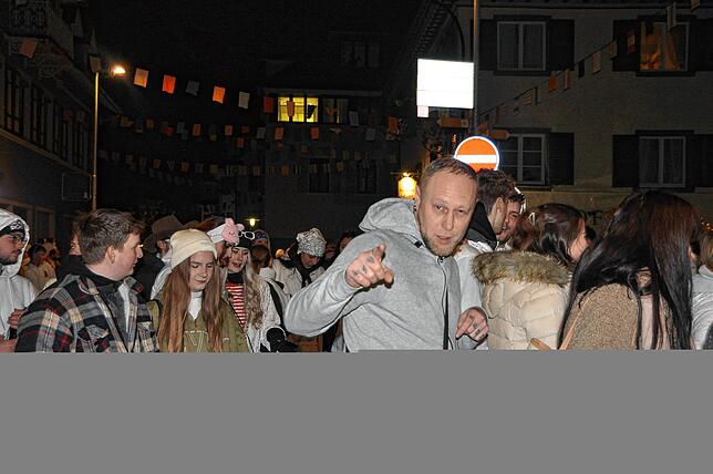 Bild 4: Hundert Nachthemdträger in Markdorf: So verrückt war der Hemdglonker – Bilder zum Staunen