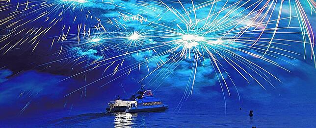 Bild 3: Das Seenachtfest-Feuerwerk auf dem Wasser zu erleben, ist für viele ein Luxus. So gelingt es!