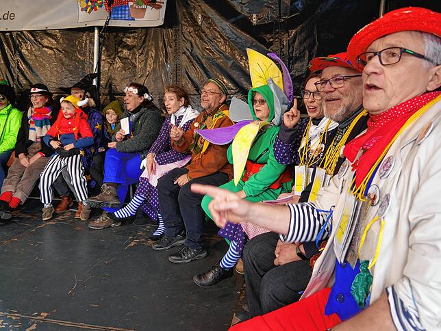 Bild 11: Jetzt haben die Poppele das Sagen: Die besten Bilder vom Rathaussturm in Singen
