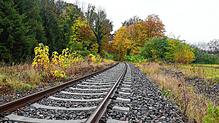 Das Gleis nach Nirgendwo? Schienen der Ablachtalbahn von Stockach nach Mengen beim Stockacher Ortsteil Zizenhausen.