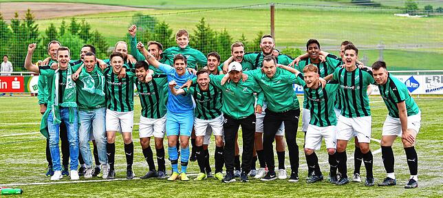 Bild 3: FC Zell macht sein Meisterstück mit dem 6:0 beim FC RW Weilheim &ndash; und wir haben Bilder!