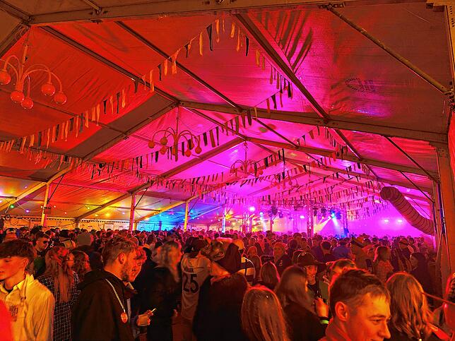 Bild 25: Sunnelöscherzunft feiert ihren 60. Geburtstag: Bilder vom großen Nachtumzug und der Geburtstagsparty