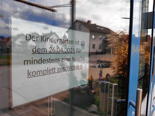 Der Hinweis an der Tür. Vorsorglich musste der Kindergarten schließen.