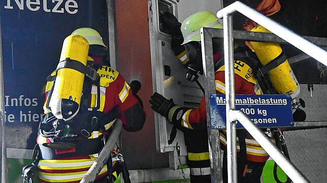 Ein realitätsnahes Szenario bietet Feuerwehrleuten der Brandübungscontainer der ED Netze GmbH.