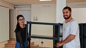Laura und Antonio Crudo richten im Juli 2021 die Räumlichkeiten in der Gerwigstraße her, um dort eine Postfiliale und ein Geschäft für ...