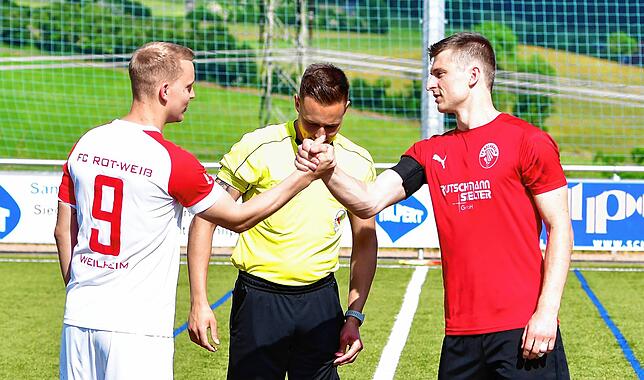 Bild 3: FC Hochrhein unterliegt 3:4 beim FC RW Weilheim &ndash; und wir haben Bilder!
