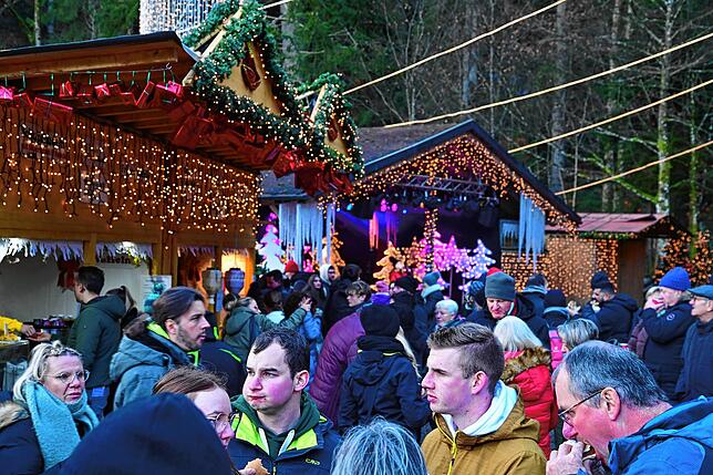 Bild 21: Weihnachtszauber Triberg: Ab jetzt leuchten wieder eine Million Lichter