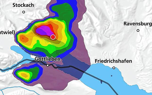 Das Satellitenbild von Meteo Schweiz zeigt im lila Bereich, wie eine Gewitterzelle um 11.07 Uhr zentral über Sipplingen steht.