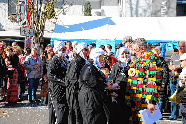 Bild 20: Bilder vom närrischen Treiben beim Treffen der Narren am Fasnachtsmontag in Stühlingen (Teil 2)
