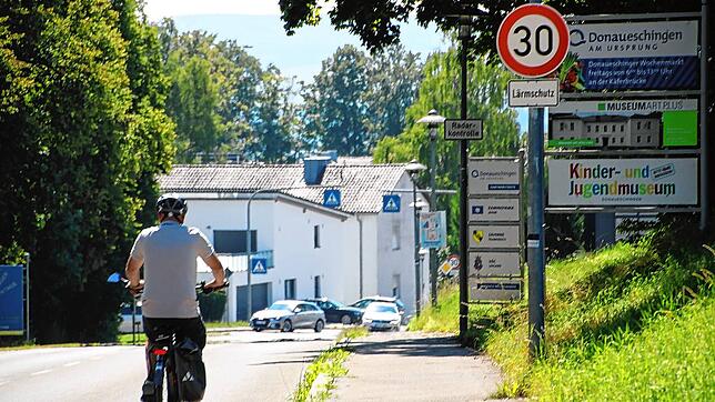 Tempo 30 ist jetzt auf der Villinger Straße vom Hindenburgring bis zum Ortsausgang ausgeschildert.