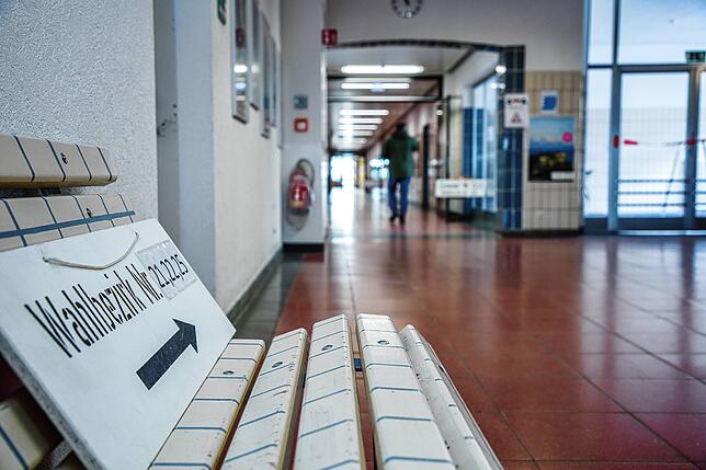 Die Sorge, wegen der Corona-Abstandsregeln vor dem Wahllokal anstehen zu müssen, war in Singen weitgehend unbegründet. Viele sind ...