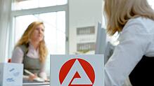 Personen, die Bürgergeld beziehen, bekommen vom Jobcenter einige Kosten bezahlt. Dazu gehören auch welche, mit denen nicht unbedingt ...