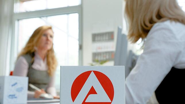 Personen, die Bürgergeld beziehen, bekommen vom Jobcenter einige Kosten bezahlt. Dazu gehören auch welche, mit denen nicht unbedingt ...