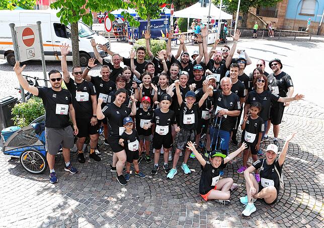 Bild 6: Stadtlauf durch die Donaueschinger Innenstadt kommt gut an