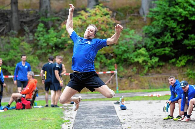 Bild 22: 135 Teilnehmer beim 70. Bergturnfest auf dem Dachsberg – wir haben Fotos!