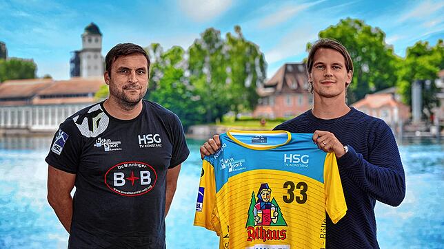 Andre Melchert (links), Sportchef der HSG Konstanz, mit Neuzugang Peter Schramm.