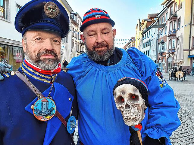 Katzenmusiker und Warenbach-Hexerich starten in die Mentig-Fasnet in Villingen 2022.